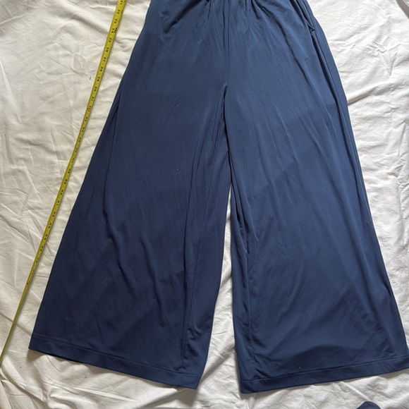 Banana Republic Blue Sleeveless Jumpsuit. Size 6 - Picture 2 of 9